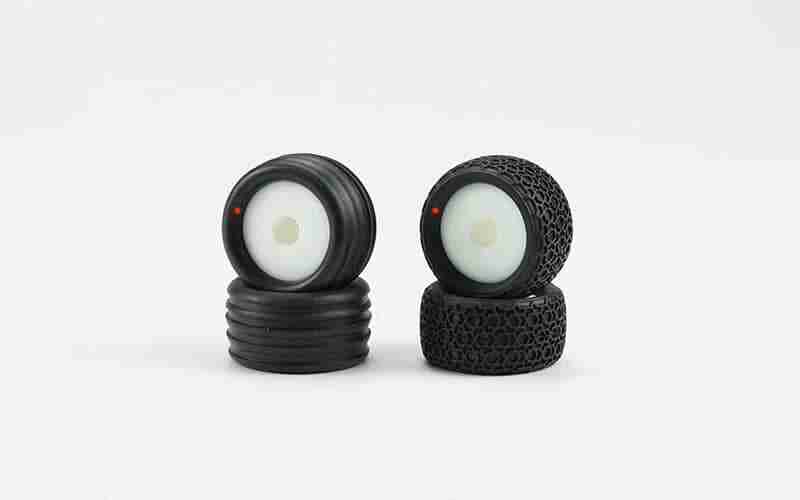 Carisma RC - GT24ST TIRE SET MOUNTED (30 SHORE) Carisma RC - GT24ST TIRE SET MOUNTED (30 SHORE)